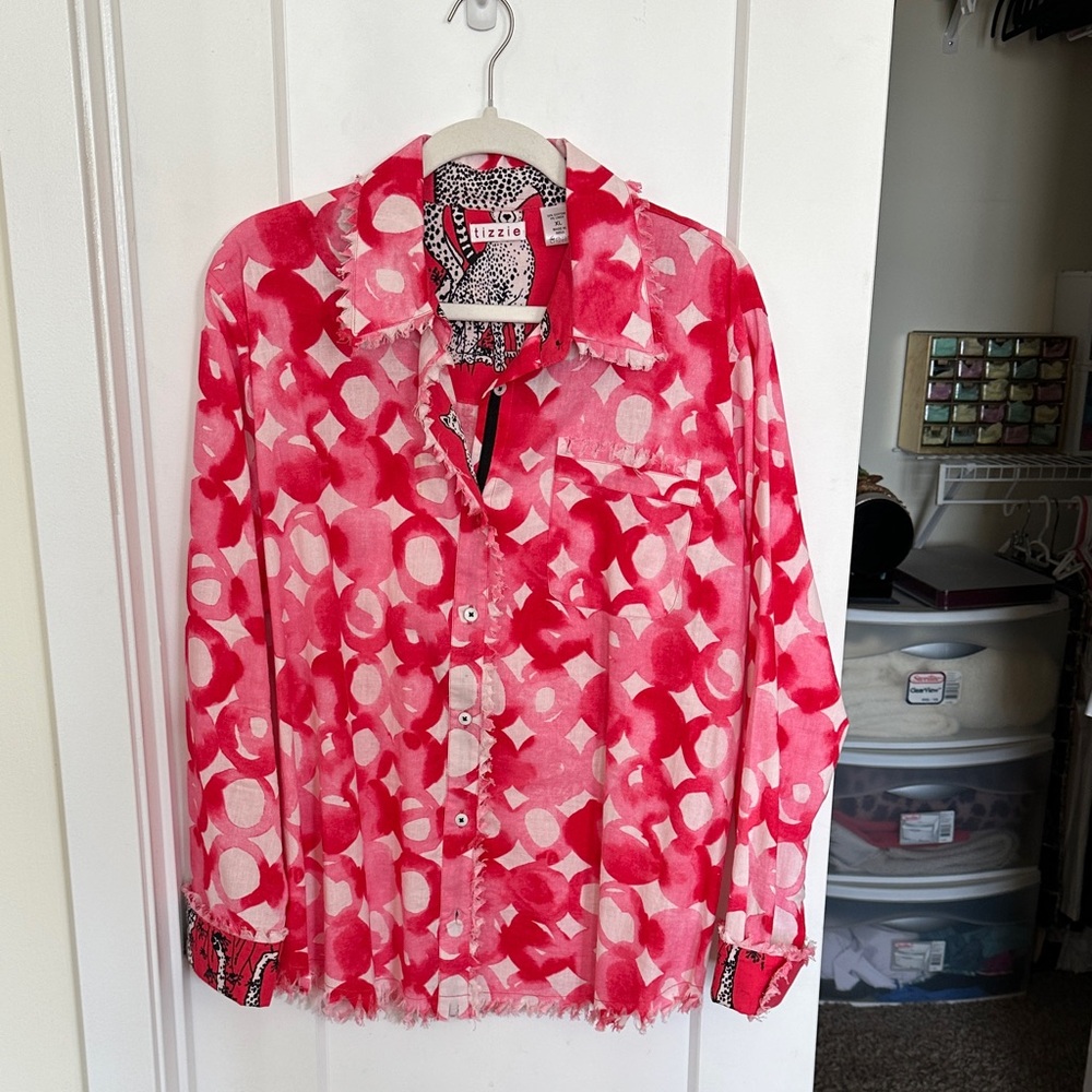NWOT Tizzie Button-Down Shirt